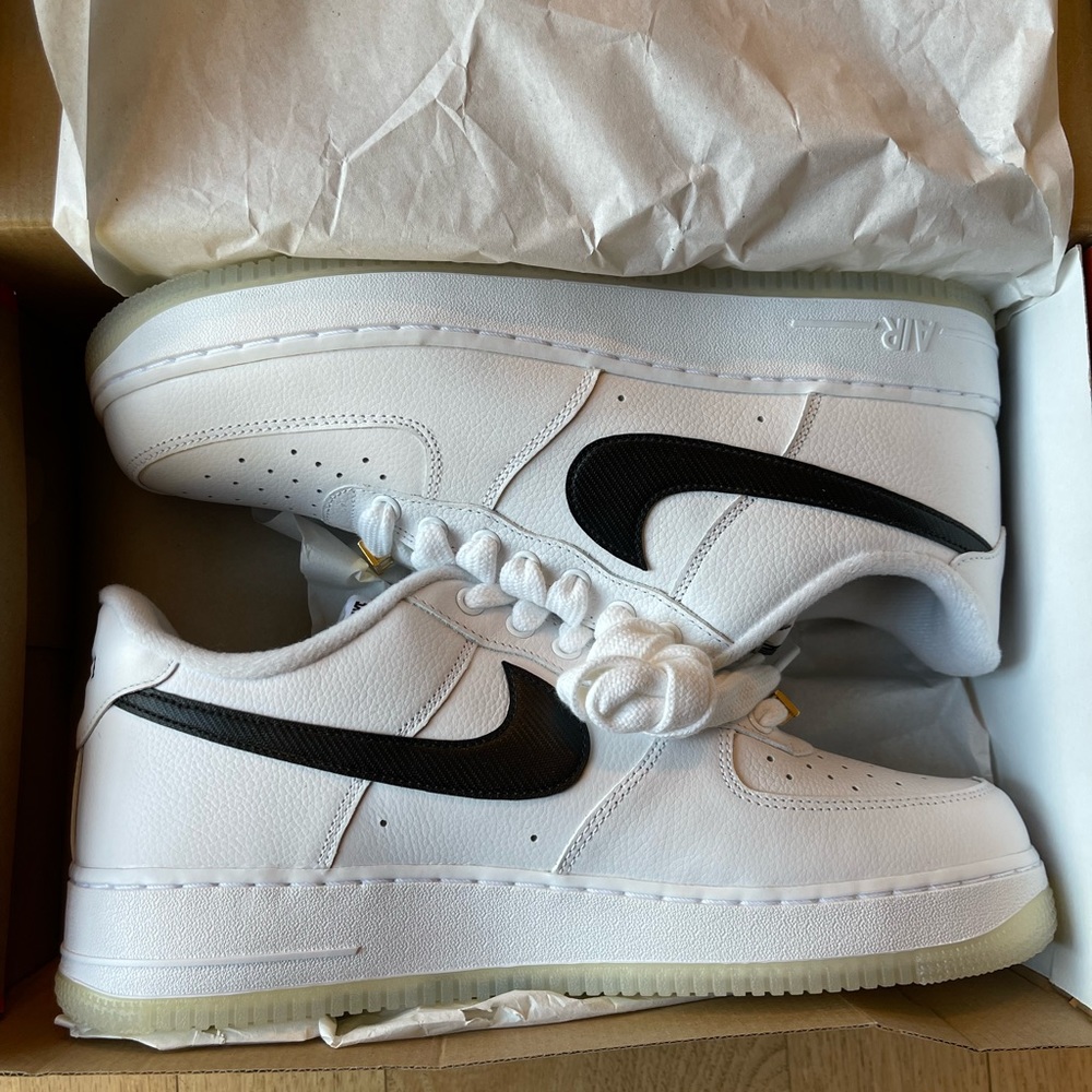 Brand NEW!! Men’s Nike Air Force One 07 BRONX